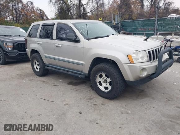 ✅ 2007 Jeep Grand Cherokee Laredo • VIN: 1J8GR48K47C687227 • Лот: 43761282. Опубликован ранее на IAAI с пробегом 129 822 миль. Бесплатный доступ к архиву аукционных продаж из США и подробный отчёт об истории автомобиля на DreamBid. Изображение 1.
