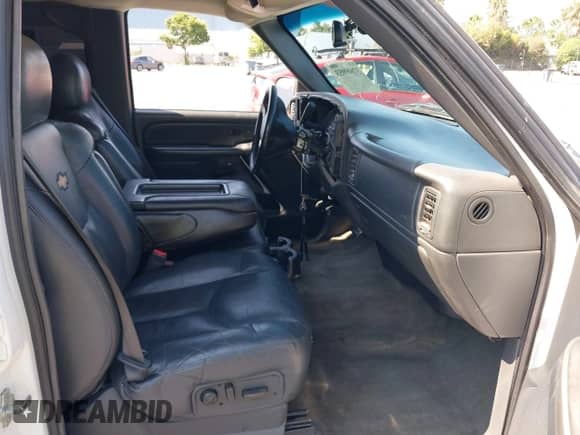 ✅ 2006 GMC Sierra 1500 SLE1 • VIN: 2GTEC13Z961319777 • Lot: 39659138. Listed on IAAI with 119,911 mi. Free auction sales archive from the USA and detailed vehicle history report at DreamBid. Image 5.