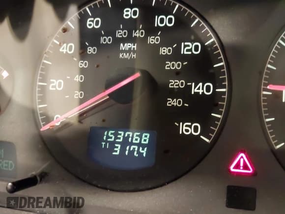 ✅ 2003 Volvo V70 2.4L Turbo • VIN: YV1SW58D632315898 • Лот: 41317254. Опубликован ранее на IAAI с пробегом 153 768 миль. Бесплатный доступ к архиву аукционных продаж из США и подробный отчёт об истории автомобиля на DreamBid. Изображение 15.