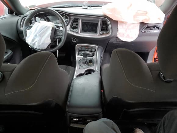 ✅ 2021 Dodge Challenger GT • VIN: 2C3CDZKG2MH624288 • Lot: 38742773. Wystawiony na Copart z przebiegiem 50 618 mil. Bezpłatny archiwum sprzedaży aukcyjnych z USA i szczegółowy raport historii pojazdu na DreamBid. Zdjęcie 8.