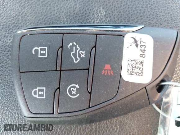 ✅ 2024 Chevrolet Silverado 1500 RST • VIN: 1GCUDEED0RZ204756 • Lot: 43504221. Wystawiony na IAAI z przebiegiem 25 010 mil. Bezpłatny archiwum sprzedaży aukcyjnych z USA i szczegółowy raport historii pojazdu na DreamBid. Zdjęcie 11.