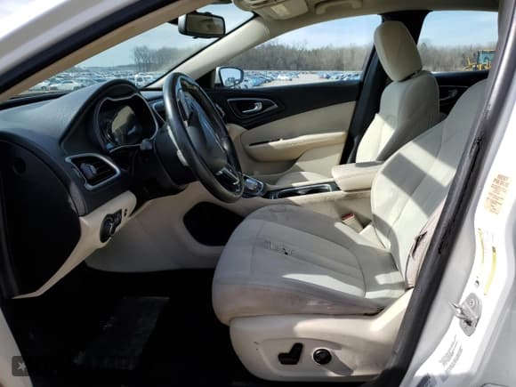 ✅ 2015 Chrysler 200 Limited • VIN: 1C3CCCAB0FN607098 • Lot: 43454835. Listed on Copart with Not provided. Free auction sales archive from the USA and detailed vehicle history report at DreamBid. Image 7.