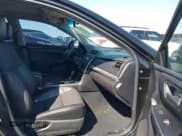 ✅ 2017 Toyota Camry XLE • VIN: 4T1BF1FK7HU441128 • Lot: 43495092. Wystawiony na IAAI z przebiegiem 111 997 mil. Bezpłatny archiwum sprzedaży aukcyjnych z USA i szczegółowy raport historii pojazdu na DreamBid. Zdjęcie 5.