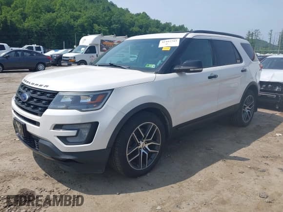 ✅ 2017 Ford Explorer Sport • VIN: 1FM5K8GTXHGA15263 • Lot: 42497715. Wystawiony na IAAI z przebiegiem 201 322 mil. Bezpłatny archiwum sprzedaży aukcyjnych z USA i szczegółowy raport historii pojazdu na DreamBid. Zdjęcie 17.