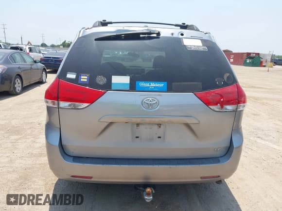 ✅ 2014 Toyota Sienna LE AAS • VIN: 5TDKK3DC6ES442682 • Lot: 42271110. Listed on IAAI with 158,785 mi. Free auction sales archive from the USA and detailed vehicle history report at DreamBid. Image 16.