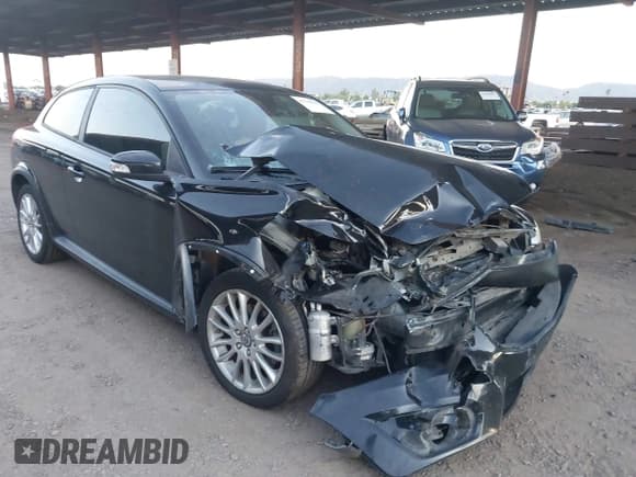 ✅ 2011 Volvo C30 • VIN: YV1672MK7B2196663 • Лот: 43508344. Опубликован ранее на IAAI с пробегом 105 733 миль. Бесплатный доступ к архиву аукционных продаж из США и подробный отчёт об истории автомобиля на DreamBid. Изображение 1.