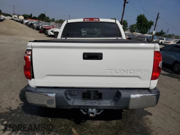 ✅ 2017 Toyota Tundra SR5 • VIN: 5TFEY5F15HX219941 • Лот: 63313655. Опубликован ранее на Copart с пробегом 67 389 миль. Бесплатный доступ к архиву аукционных продаж из США и подробный отчёт об истории автомобиля на DreamBid. Изображение 6.