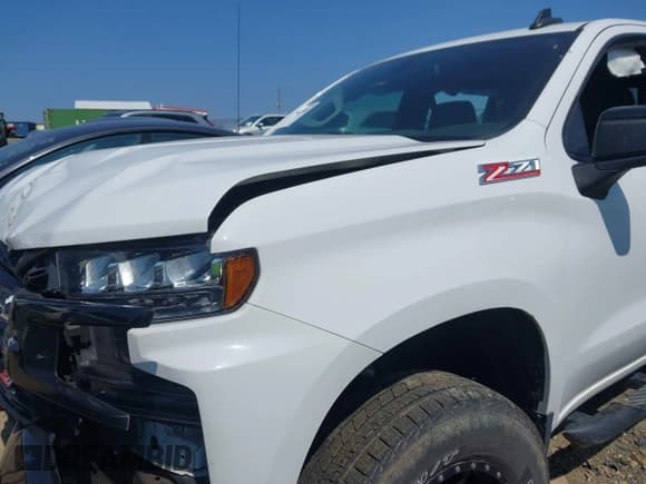 ✅ 2022 Chevrolet Silverado 1500 LT Trail Boss • VIN: 1GCPYFED7NZ146324 • Lot: 42416840. Wystawiony na IAAI z przebiegiem 69 309 mil. Bezpłatny archiwum sprzedaży aukcyjnych z USA i szczegółowy raport historii pojazdu na DreamBid. Zdjęcie 19.