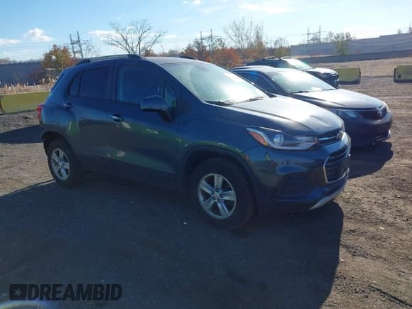 ✅ 2022 Chevrolet Trax LT • VIN: KL7CJPSM7NB560335 • Lot: 43662691. Listed on IAAI with 52,182 mi. Free auction sales archive from the USA and detailed vehicle history report at DreamBid. Image 1.