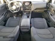 ✅ 2025 Nissan Pathfinder S • VIN: 5N1DR3AC0SC240535 • Lot: 96080965. Wystawiony na Copart z przebiegiem 22 942 mil. Bezpłatny archiwum sprzedaży aukcyjnych z USA i szczegółowy raport historii pojazdu na DreamBid. Zdjęcie 8.