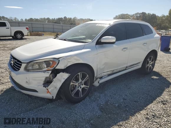 ✅ 2015 Volvo XC60 T6 • VIN: YV4902RB6F2599102 • Lot: 82743125. Listed on Copart with 144,479 mi. Free auction sales archive from the USA and detailed vehicle history report at DreamBid. Image 1.