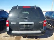 ✅ 2008 Ford Expedition SSV • VIN: 1FMFU15518LA78723 • Lot: 43556116. Wystawiony na IAAI z przebiegiem 87 776 mil. Bezpłatny archiwum sprzedaży aukcyjnych z USA i szczegółowy raport historii pojazdu na DreamBid. Zdjęcie 16.