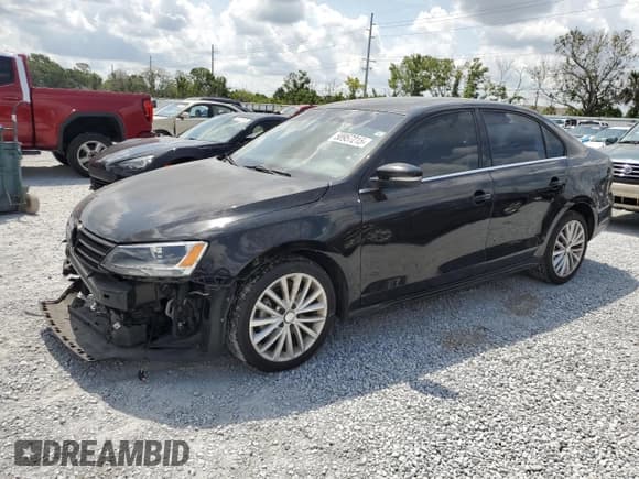 ✅ 2015 Volkswagen Jetta SE • VIN: 3VWD17AJ1FM238876 • Lot: 58957215. Listed on Copart with 122,705 mi. Free auction sales archive from the USA and detailed vehicle history report at DreamBid. Image 1.