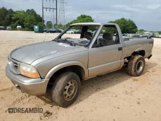 1999 Chevrolet S-10 с VIN 1GCDT14X0X8166407, выставлен на аукционе Copart как лот 54648675 с пробегом 238 052 миль миль и Списание • Salvage title. История ставок и продаж доступна на DreamBid. Изображение 1.