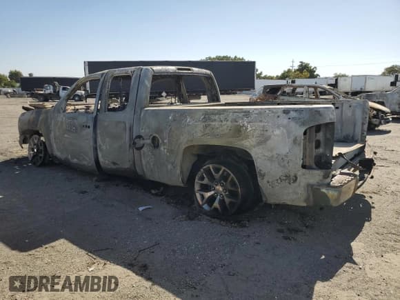 ✅ 2010 Chevrolet Silverado 1500 • VIN: 1GCYKSE24AZ155313 • Лот: 69612884. Опубликован ранее на Copart с пробегом Не указан. Бесплатный доступ к архиву аукционных продаж из США и подробный отчёт об истории автомобиля на DreamBid. Изображение 2.