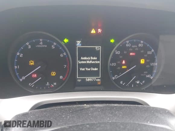 ✅ 2018 Toyota RAV4 XLE • VIN: JTMRFREV3JJ736487 • Лот: 43407148. Опубликован ранее на IAAI с пробегом 58 977 миль. Бесплатный доступ к архиву аукционных продаж из США и подробный отчёт об истории автомобиля на DreamBid. Изображение 7.