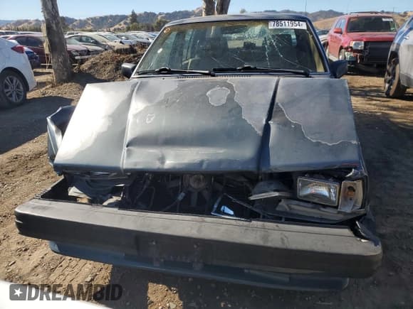 ✅ 1989 Volvo 740 • VIN: YV1FX8842K1375813 • Lot: 78511954. Wystawiony na Copart z przebiegiem 142 838 mil. Bezpłatny archiwum sprzedaży aukcyjnych z USA i szczegółowy raport historii pojazdu na DreamBid. Zdjęcie 5.