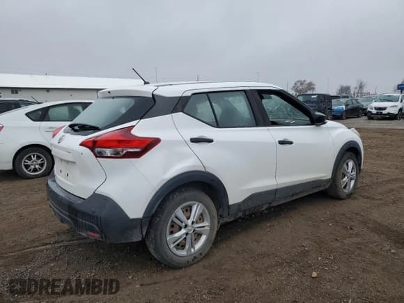 ✅ 2020 Nissan Kicks S • VIN: 3N1CP5BV2LL529572 • Lot: 93316225. Wystawiony na Copart z przebiegiem 127 756 mil. Bezpłatny archiwum sprzedaży aukcyjnych z USA i szczegółowy raport historii pojazdu na DreamBid. Zdjęcie 3.