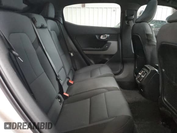 ✅ 2022 Polestar 2 • VIN: LPSED3KA3NL051282 • Lot: 91716625. Wystawiony na Copart z przebiegiem 74 818 mil. Bezpłatny archiwum sprzedaży aukcyjnych z USA i szczegółowy raport historii pojazdu na DreamBid. Zdjęcie 10.