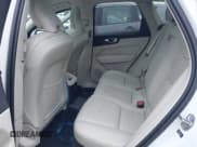 ✅ 2024 Volvo XC60 Plus Dark Theme • VIN: YV4H60DL3R1821975 • Lot: 42389056. Listed on IAAI with 10,172 mi. Free auction sales archive from the USA and detailed vehicle history report at DreamBid. Image 8.