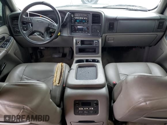 ✅ 2006 Chevrolet Suburban LS 1WT • VIN: 1GNEC16Z96J167539 • Lot: 52018195. Listed on Copart with 310,298 mi. Free auction sales archive from the USA and detailed vehicle history report at DreamBid. Image 8.