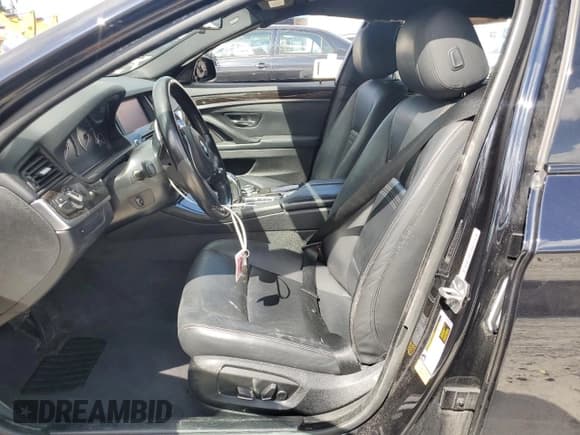 ✅ 2016 BMW 5 Series 528i • VIN: WBA5A5C53GG348431 • Лот: 86469505. Опубликован ранее на Copart с пробегом 95 768 миль. Бесплатный доступ к архиву аукционных продаж из США и подробный отчёт об истории автомобиля на DreamBid. Изображение 7.