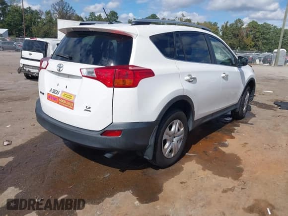 ✅ 2014 Toyota RAV4 LE • VIN: JTMBFREV5ED076491 • Лот: 43394972. Опубликован ранее на IAAI с пробегом 179 884 миль. Бесплатный доступ к архиву аукционных продаж из США и подробный отчёт об истории автомобиля на DreamBid. Изображение 4.