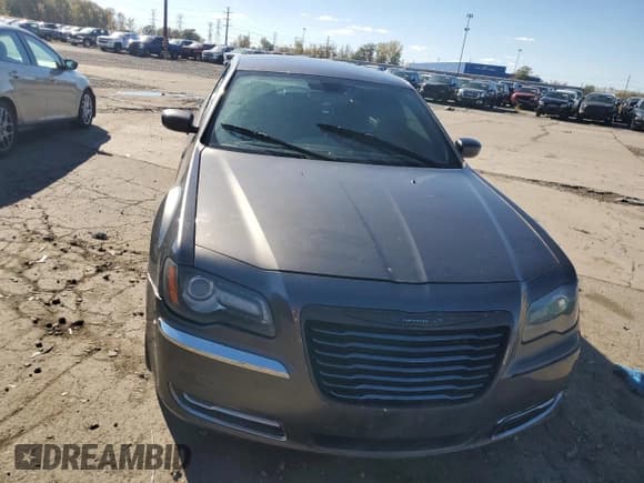 ✅ 2014 Chrysler 300 S • VIN: 2C3CCABG5EH124227 • Lot: 87365225. Listed on Copart with 157,340 mi. Free auction sales archive from the USA and detailed vehicle history report at DreamBid. Image 5.