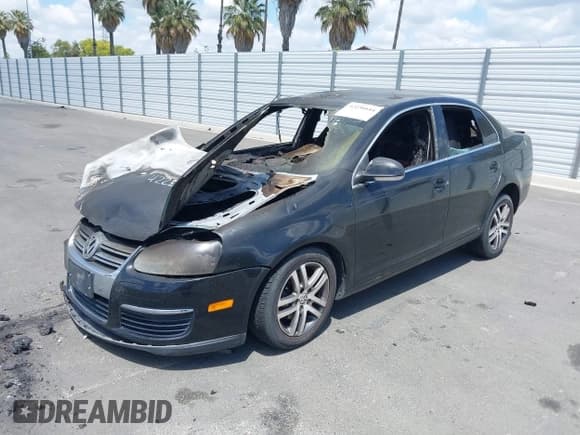 ✅ 2006 Volkswagen Jetta 2.5L • VIN: 3VWRG71K26M708264 • Лот: 42256644. Опубликован ранее на IAAI с пробегом Не указан. Бесплатный доступ к архиву аукционных продаж из США и подробный отчёт об истории автомобиля на DreamBid. Изображение 2.