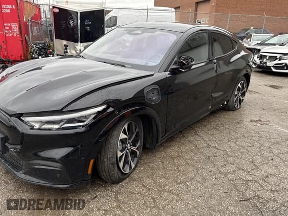 ✅ 2021 Ford Mustang Mach-E Premium • VIN: 3FMTK3SU0MMA43521 • Lot: 92237345. Wystawiony na Copart z przebiegiem 1 660 mil. Bezpłatny archiwum sprzedaży aukcyjnych z USA i szczegółowy raport historii pojazdu na DreamBid. Zdjęcie 2.