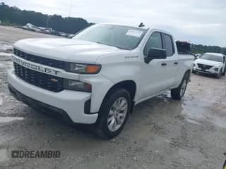 ✅ 2022 Chevrolet Silverado 1500 Custom • VIN: 1GCRWBEK3NZ206931 • Lot: 42977421. Wystawiony na IAAI z przebiegiem 113 456 mil. Bezpłatny archiwum sprzedaży aukcyjnych z USA i szczegółowy raport historii pojazdu na DreamBid. Zdjęcie 2.