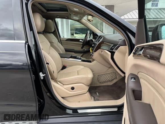 ✅ 2012 Mercedes-Benz M 350 • VIN: 4JGDA5HB8CA058305 • Лот: 93372105. Опубликован ранее на Copart с пробегом 114 369 миль. Бесплатный доступ к архиву аукционных продаж из США и подробный отчёт об истории автомобиля на DreamBid. Изображение 5.