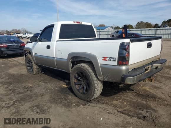 2002 Chevrolet Silverado 1500 LS with VIN 1GCEK14T62Z209610, listed as a Copart auction lot 43331155 with 159,677 mi miles and Salvage title. Bid and sale history available at DreamBid. Image 2.