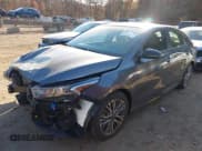 ✅ 2023 Kia Forte GT-Line • VIN: 3KPF54AD9PE686528 • Lot: 40782505. Wystawiony na IAAI z przebiegiem 8 242 mil. Bezpłatny archiwum sprzedaży aukcyjnych z USA i szczegółowy raport historii pojazdu na DreamBid. Zdjęcie 2.