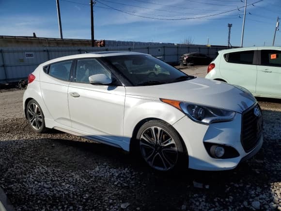 ✅ 2016 Hyundai Veloster Turbo R-Spec • VIN: KMHTC6AE4GU279274 • Lot: 42420445. Wystawiony na Copart z przebiegiem 101 294 mil. Bezpłatny archiwum sprzedaży aukcyjnych z USA i szczegółowy raport historii pojazdu na DreamBid. Zdjęcie 4.