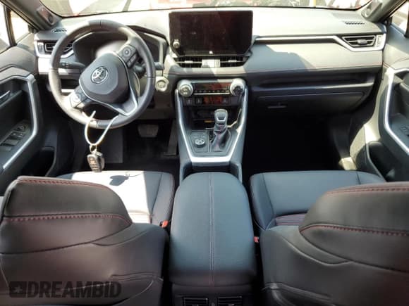 ✅ 2023 Toyota RAV4 XSE • VIN: JTMEB3FV9PD161941 • Lot: 70695565. Wystawiony na Copart z przebiegiem Nie podano. Bezpłatny archiwum sprzedaży aukcyjnych z USA i szczegółowy raport historii pojazdu na DreamBid. Zdjęcie 8.