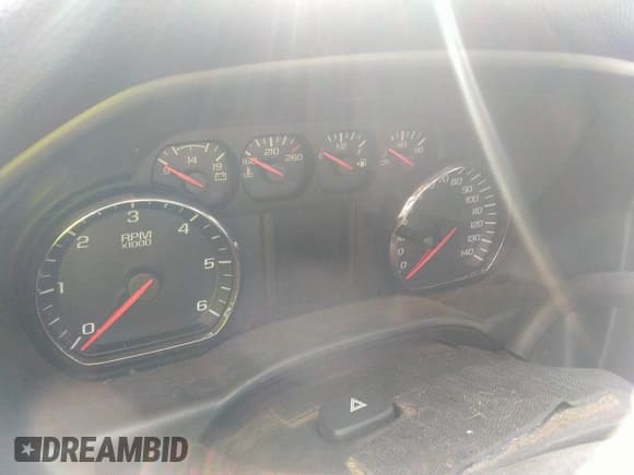 ✅ 2018 Chevrolet Silverado 3500HD • VIN: 1GB2KYEG6JZ217027 • Lot: 38040731. Wystawiony na IAAI z przebiegiem Nie podano. Bezpłatny archiwum sprzedaży aukcyjnych z USA i szczegółowy raport historii pojazdu na DreamBid. Zdjęcie 7.