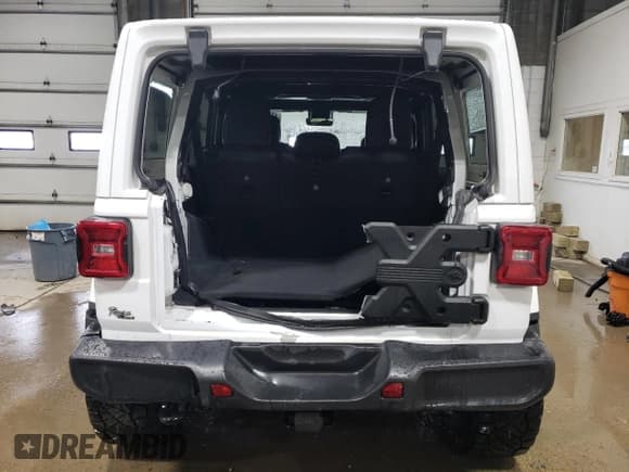 ✅ 2022 Jeep Wrangler Unlimited Sahara • VIN: 1C4HJXEG7NW172299 • Lot: 43535965. Listed on Copart with 19,709 mi. Free auction sales archive from the USA and detailed vehicle history report at DreamBid. Image 6.