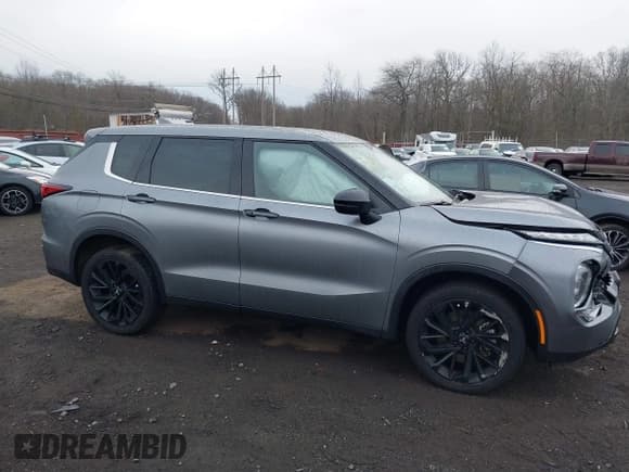 ✅ 2023 Mitsubishi Outlander SE • VIN: JA4J4UA84PZ048010 • Lot: 41672544. Wystawiony na IAAI z przebiegiem 23 781 mil. Bezpłatny archiwum sprzedaży aukcyjnych z USA i szczegółowy raport historii pojazdu na DreamBid. Zdjęcie 13.