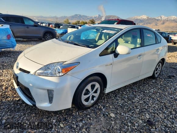 ✅ 2015 Toyota Prius Persona Series • VIN: JTDKN3DUXF0420558 • Lot: 85165155. Listed on Copart with 109,097 mi. Free auction sales archive from the USA and detailed vehicle history report at DreamBid. Image 1.
