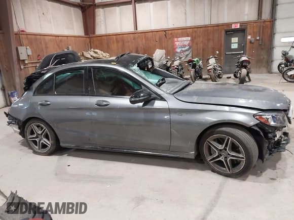 ✅ 2020 Mercedes-Benz C 43 AMG • VIN: W1KWF6EB4LR566285 • Lot: 42055979. Wystawiony na IAAI z przebiegiem 73 917 mil. Bezpłatny archiwum sprzedaży aukcyjnych z USA i szczegółowy raport historii pojazdu na DreamBid. Zdjęcie 13.