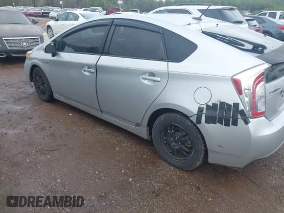 ✅ 2014 Toyota Prius Two • VIN: JTDKN3DU8E1735660 • Lot: 43803644. Wystawiony na IAAI z przebiegiem 279 126 mil. Bezpłatny archiwum sprzedaży aukcyjnych z USA i szczegółowy raport historii pojazdu na DreamBid. Zdjęcie 3.