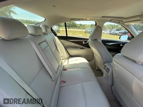 ✅ 2019 Infiniti Q50 Luxe • VIN: JN1EV7AP5KM512847 • Lot: 53725145. Wystawiony na Copart z przebiegiem 88 787 mil. Bezpłatny archiwum sprzedaży aukcyjnych z USA i szczegółowy raport historii pojazdu na DreamBid. Zdjęcie 6.