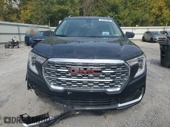 ✅ 2023 GMC Terrain Denali • VIN: 3GKALXEG3PL239635 • Lot: 81661995. Wystawiony na Copart z przebiegiem 31 884 mil. Bezpłatny archiwum sprzedaży aukcyjnych z USA i szczegółowy raport historii pojazdu na DreamBid. Zdjęcie 5.