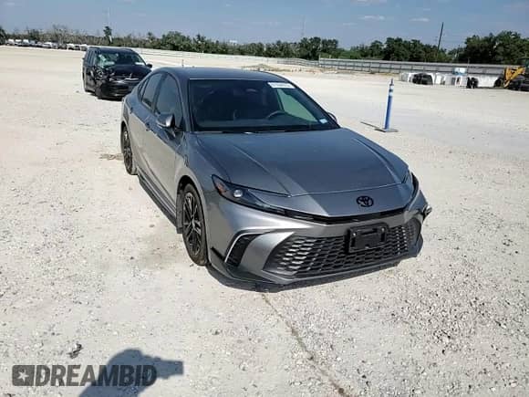 2025 Toyota Camry SE with VIN 4T1DAACK7SU551132, listed as a Copart auction lot 81934675 with 9,997 mi miles and Salvage title. Bid and sale history available at DreamBid. Image 13.