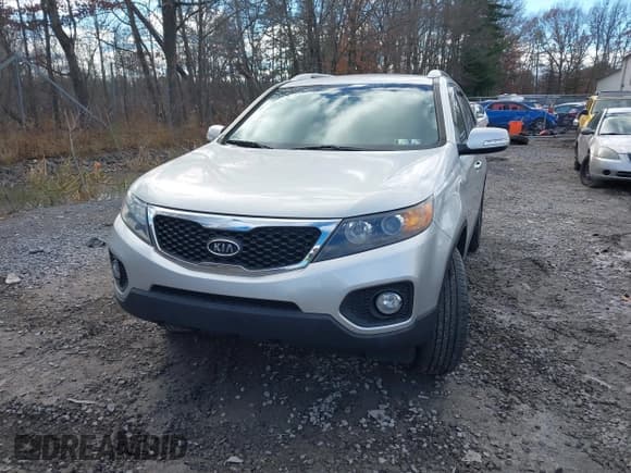 ✅ 2013 Kia Sorento EX • VIN: 5XYKU4A69DG319386 • Лот: 43739606. Опубликован ранее на IAAI с пробегом 127 305 миль. Бесплатный доступ к архиву аукционных продаж из США и подробный отчёт об истории автомобиля на DreamBid. Изображение 6.