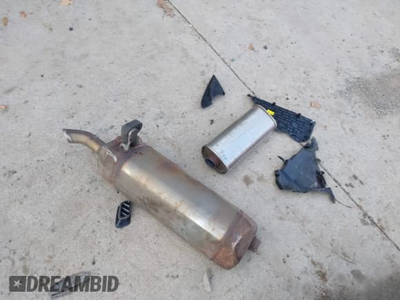 ✅ 2024 Kia Forte LXS • VIN: 3KPF24AD6RE809049 • Lot: 43694745. Wystawiony na IAAI z przebiegiem 22 797 mil. Bezpłatny archiwum sprzedaży aukcyjnych z USA i szczegółowy raport historii pojazdu na DreamBid. Zdjęcie 12.