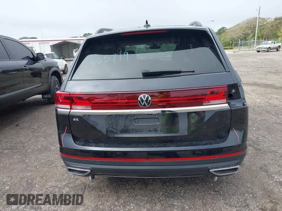 ✅ 2024 Volkswagen Atlas SE • VIN: 1V2DR2CA9RC565719 • Lot: 41213559. Listed on IAAI with 7,455 mi. Free auction sales archive from the USA and detailed vehicle history report at DreamBid. Image 16.