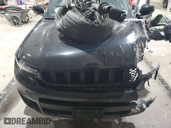 ✅ 2024 Jeep Grand Cherokee Limited • VIN: 1C4RJKBG8R8567873 • Lot: 92664375. Listed on Copart with 22,826 mi. Free auction sales archive from the USA and detailed vehicle history report at DreamBid. Image 12.