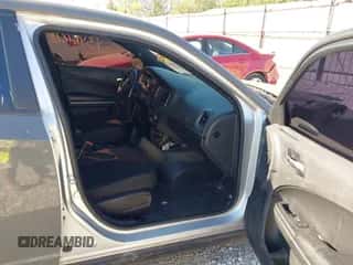 2018 Dodge Charger Police z VIN 2C3CDXKT8JH170707, wystawiony jako IAAI lot #43461218 z przebiegiem 160 301 mil mil oraz . Historia ofert i sprzedaży dostępna na DreamBid. Obrazek 5.